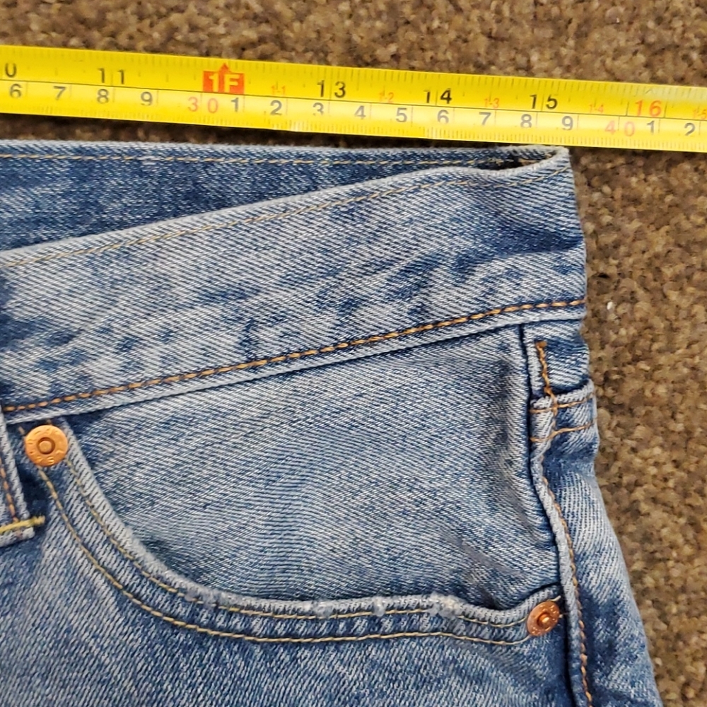 541 Levi's "Ripped" - Picture 11 of 13